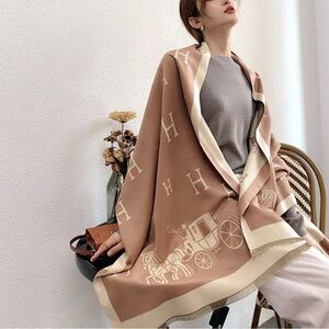 Elegant Tan and Cream Scarf